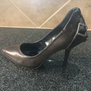 Simply Vera Wang Brown Heels